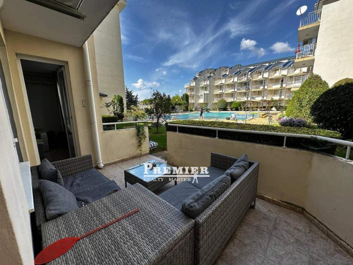 Aparthotel Rutland Bay Равда Екстер'єр фото